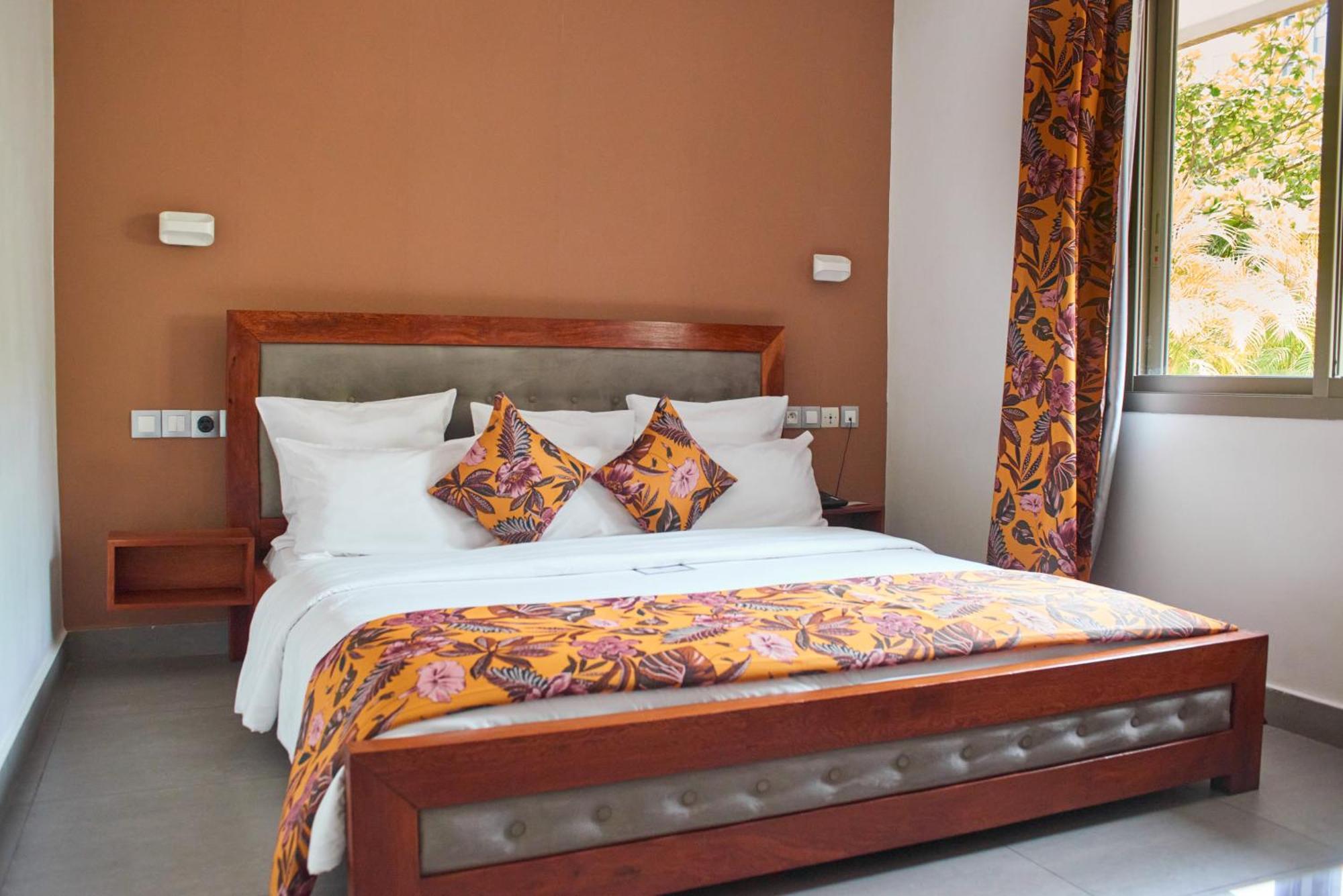 Le Kare Ebene Hotel Cotonou Exterior photo